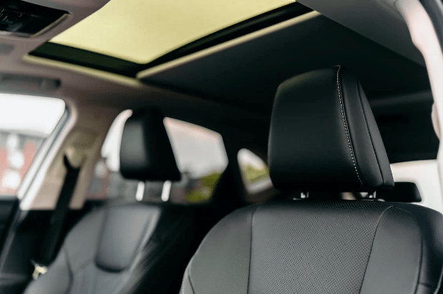 Can a headrest be used to break a window?